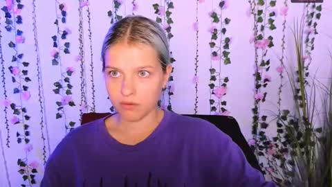 kaela_spell_ online show from September 18, 10:41 am