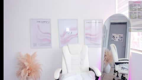 Snapshot of kaia_cam chatting on March 9, 6:11 pm    online show from March 9, 6:11 pm