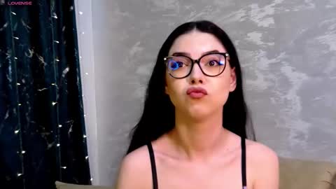 Kaila Lewis online show from January 31, 7:11 pm