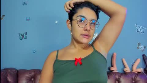 kaira_mosse_ online show from November 15, 11:45 am