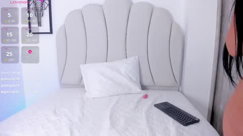 Snapshot of kaity_layne chatting on February 14, 3:54 am Kaity Lane online show from February 14, 3:54 am