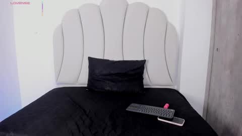 Snapshot of kaity_layne chatting on March 12, 12:42 am Kaity Lane online show from March 12, 12:42 am