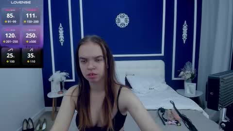 Snapshot of kamaliapeach chatting on October 12, 6:39 am Kamila online show from October 12, 6:39 am