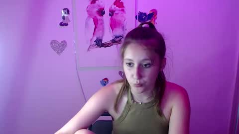 Snapshot of kamilla_love_ chatting on September 10, 1:45 pm kamilla_love_ online show from September 10, 1:45 pm