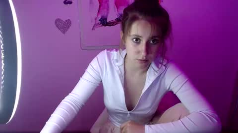 Snapshot of kamilla_love_ chatting on September 17, 12:41 pm kamilla_love_ online show from September 17, 12:41 pm