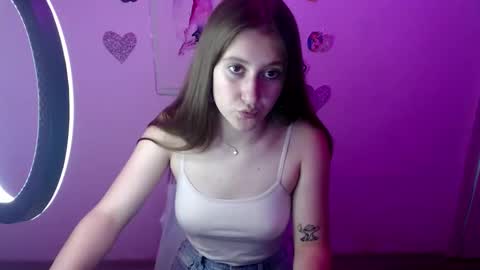 Snapshot of kamilla_love_ chatting on September 13, 2:08 pm kamilla_love_ online show from September 13, 2:08 pm