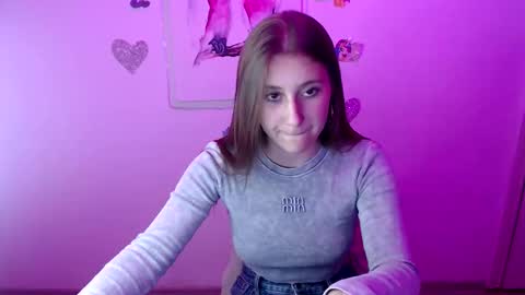 Snapshot of kamilla_love_ chatting on September 20, 4:32 pm kamilla_love_ online show from September 20, 4:32 pm