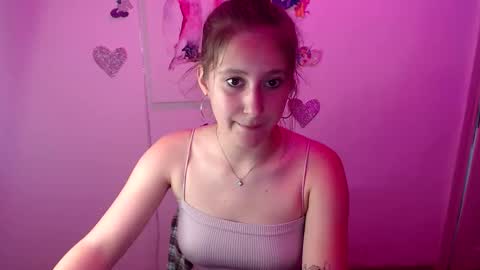 Snapshot of kamilla_love_ chatting on September 9, 1:44 pm kamilla_love_ online show from September 9, 1:44 pm