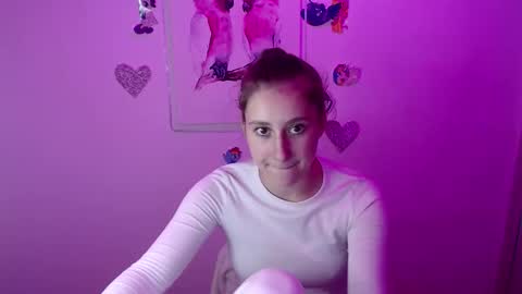 Snapshot of kamilla_love_ chatting on September 19, 3:05 pm kamilla_love_ online show from September 19, 3:05 pm
