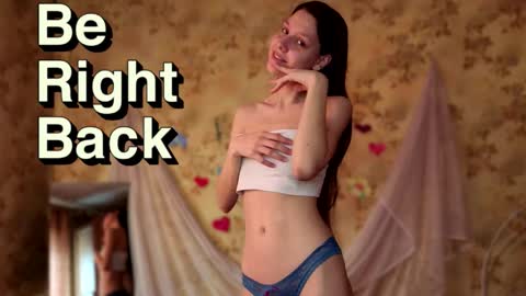 Mari  Simmons online show from March 5, 1:36 am