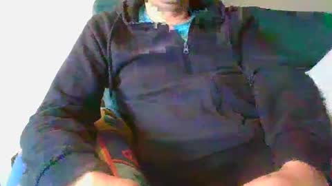 Snapshot of kanaletto chatting on December 3, 8:33 am Mario online show from December 3, 8:33 am
