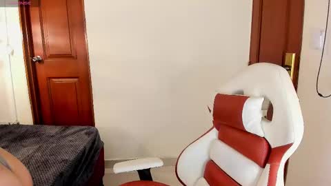 Snapshot of kanela_miller_ chatting on February 15, 12:22 pm Cami online show from February 15, 12:22 pm