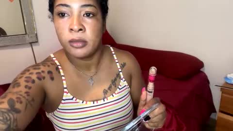 Snapshot of kanelarosse chatting on October 19, 8:19 am kanelarosse online show from October 19, 8:19 am