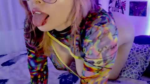   online show from December 14, 10:27 pm