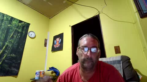 Snapshot of kansasfarmer1 chatting on October 16, 11:43 am kansasfarmer1 online show from October 16, 11:43 am