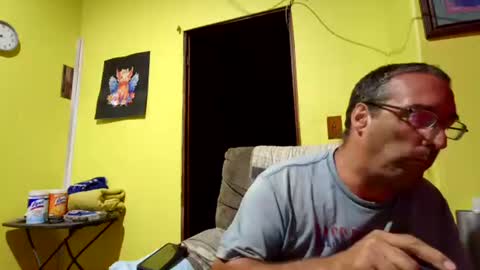 Snapshot of kansasfarmer1 chatting on October 19, 12:48 am kansasfarmer1 online show from October 19, 12:48 am