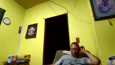 Snapshot of kansasfarmer1 chatting on October 10, 2:06 am kansasfarmer1 online show from October 10, 2:06 am