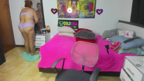 Snapshot of karen_milf_2 chatting on October 10, 3:56 am Karen online show from October 10, 3:56 am