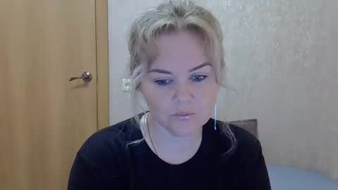 Snapshot of karennelsonx chatting on September 18, 12:20 pm karennelsonx online show from September 18, 12:20 pm