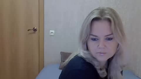 Snapshot of karennelsonx chatting on October 8, 8:42 am karennelsonx online show from October 8, 8:42 am