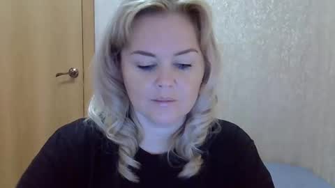Snapshot of karennelsonx chatting on September 30, 1:21 pm karennelsonx online show from September 30, 1:21 pm