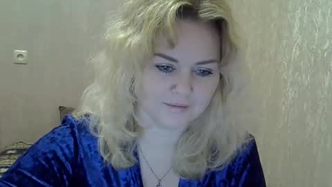 Snapshot of karennelsonx chatting on February 14, 3:47 pm karennelsonx online show from February 14, 3:47 pm