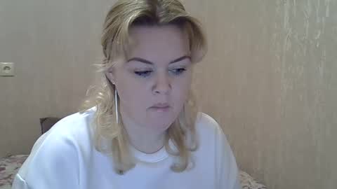 Snapshot of karennelsonx chatting on February 9, 2:18 pm karennelsonx online show from February 9, 2:18 pm