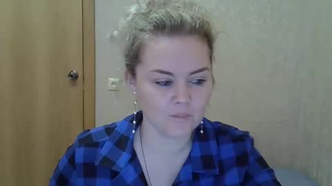 karennelsonx online show from March 24, 10:21 am