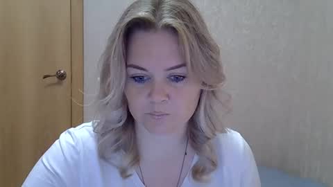 Snapshot of karennelsonx chatting on September 19, 2:10 pm karennelsonx online show from September 19, 2:10 pm
