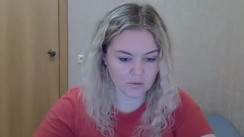 karennelsonx online show from April 11, 8:18 am