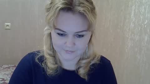 Snapshot of karennelsonx chatting on February 23, 2:57 pm karennelsonx online show from February 23, 2:57 pm