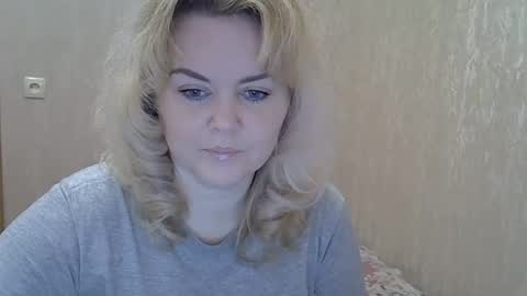 Snapshot of karennelsonx chatting on February 6, 1:32 pm karennelsonx online show from February 6, 1:32 pm