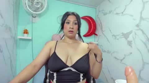 Snapshot of karime_sexygirl chatting on September 22, 11:47 am Karime online show from September 22, 11:47 am