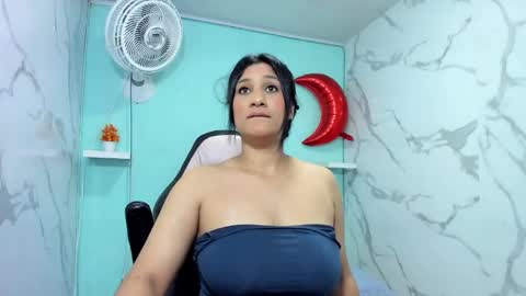 Snapshot of karime_sexygirl chatting on October 3, 11:18 am Karime online show from October 3, 11:18 am