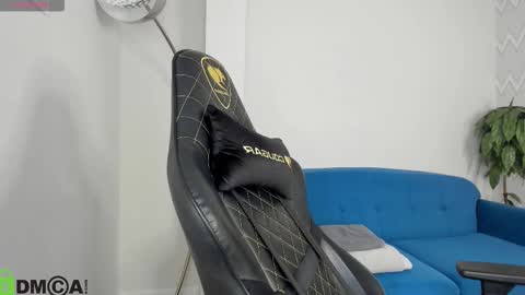 karina_broks online show from November 19, 1:43 pm