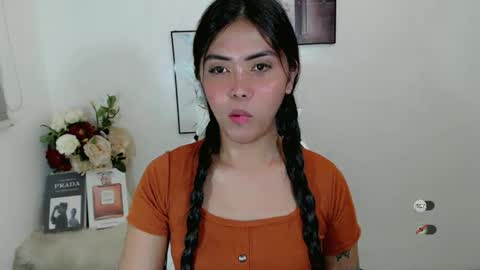 I AM BELLE online show from March 4, 3:42 pm