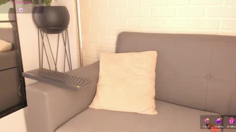 Snapshot of karina_gomez_18 chatting on February 23, 6:38 am Kari online show from February 23, 6:38 am