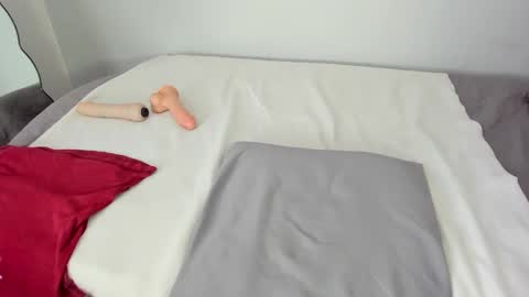 Snapshot of karina_lopez7 chatting on September 9, 3:01 pm karina_lopez7 online show from September 9, 3:01 pm