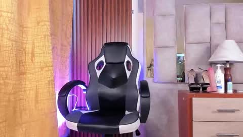 Snapshot of karinasanchezz chatting on October 6, 1:18 pm karinasanchezz online show from October 6, 1:18 pm