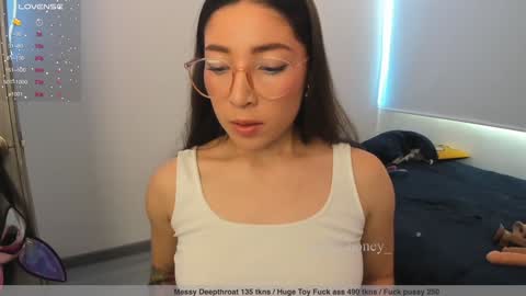 Snapshot of karla_honey_ chatting on December 11, 5:14 pm Karla online show from December 11, 5:14 pm