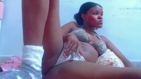 Snapshot of karla_latina_28 chatting on September 17, 9:02 am karla latina 28 online show from September 17, 9:02 am