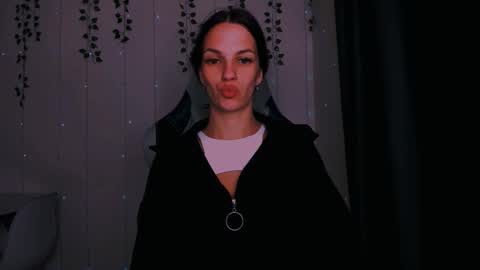 karla_lim online show from September 10, 6:03 am