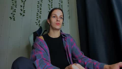 karla_lim online show from November 11, 7:27 pm