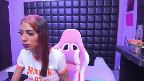 karlaslutskinny__ online show from November 21, 2:59 pm