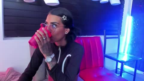 karlaslutskinny__ online show from March 10, 9:29 pm