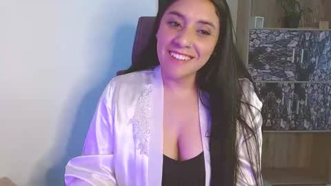 Snapshot of karlie_kloy chatting on February 17, 1:11 pm kloy online show from February 17, 1:11 pm