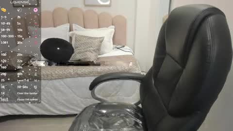 karliie kloss   online show from April 13, 3:22 am