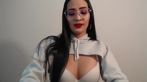 Snapshot of karlota_hank chatting on January 19, 5:15 am Karlis online show from January 19, 5:15 am