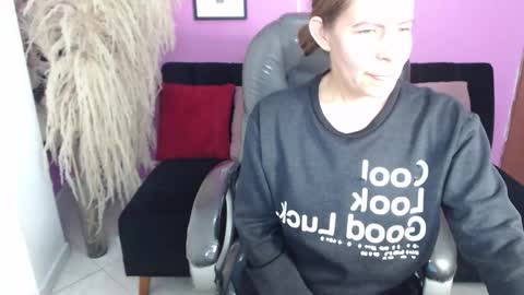 Snapshot of karlye_hot chatting on September 20, 2:58 am KARLYE online show from September 20, 2:58 am