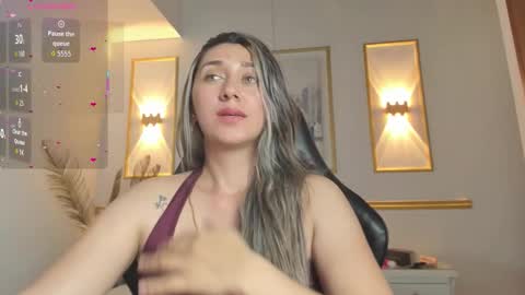 karlyy_ online show from December 2, 8:29 pm